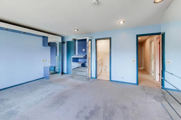 $1,025,000 | 900 Stonegate Drive, Highland Park, IL 60035