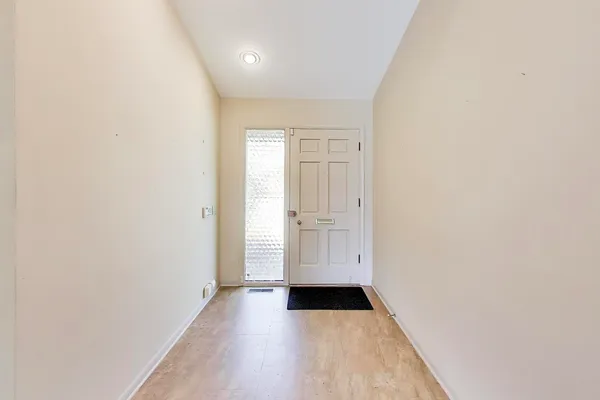 $1,025,000 | 900 Stonegate Drive, Highland Park, IL 60035