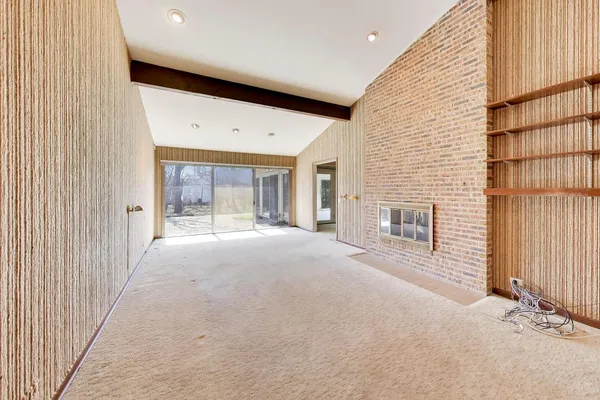 $1,025,000 | 900 Stonegate Drive, Highland Park, IL 60035