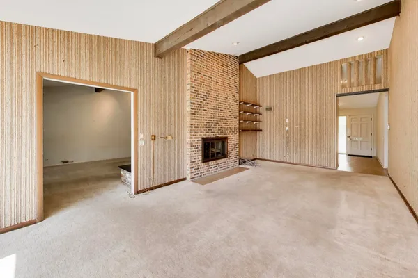 $1,025,000 | 900 Stonegate Drive, Highland Park, IL 60035