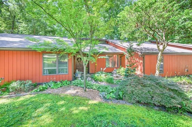 $575,000 | 686 Hillwood Court, Dacula, GA 30019