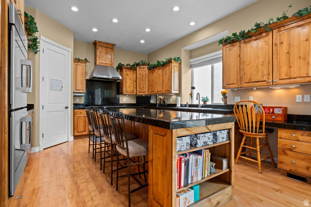 708 Eagle Rdg Drive Bountiful, UT 84010 - Photo 14 of 69 Main floor kitchen (level 3) view 4