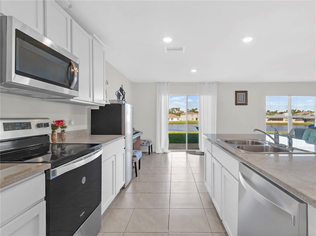 16526 Windmill Forge Pass Wimauma, FL 33598 - Photo 12 of 54