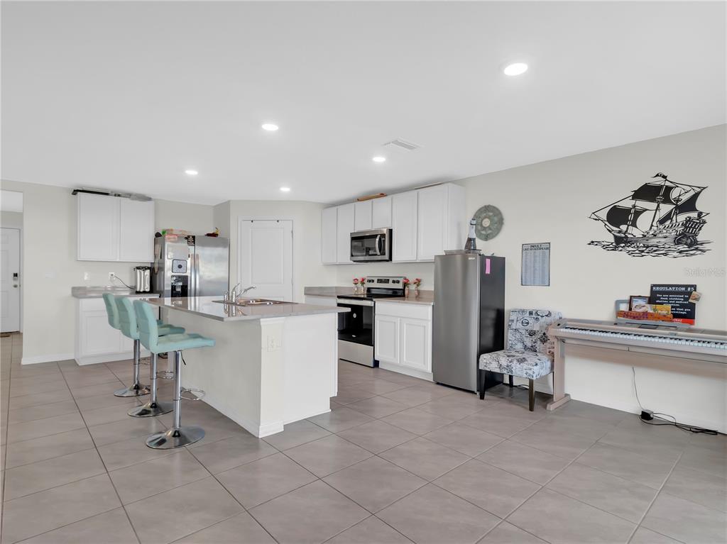 16526 Windmill Forge Pass Wimauma, FL 33598 - Photo 9 of 54