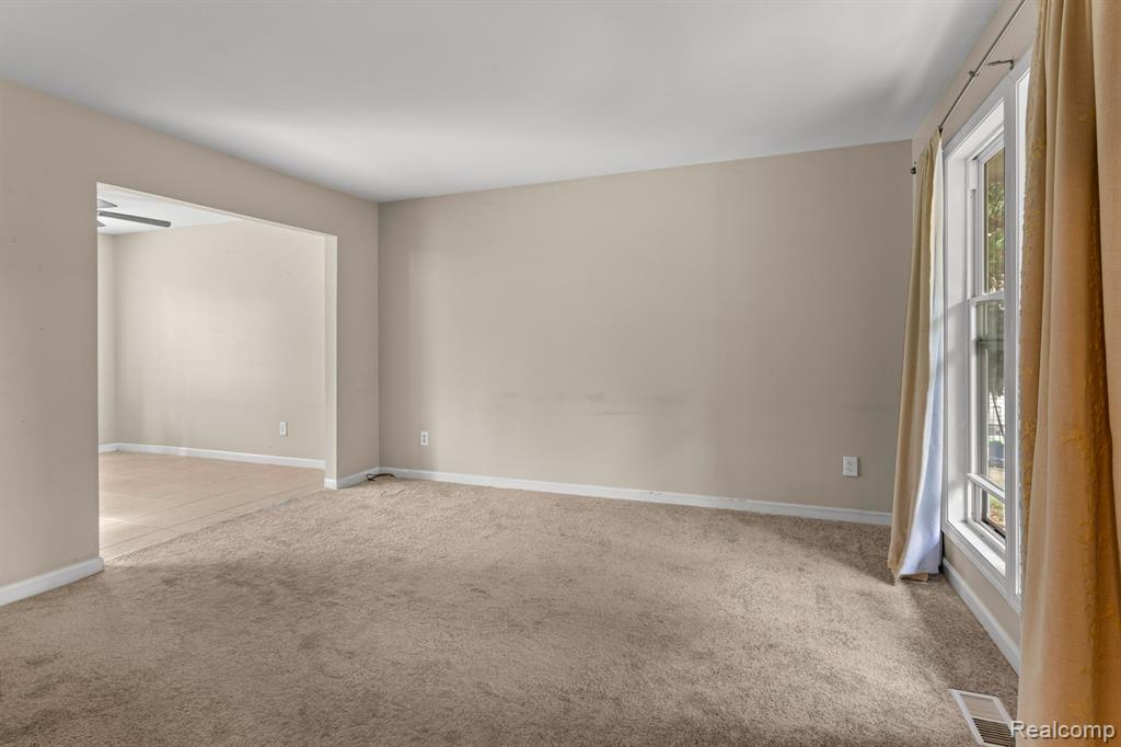 1082 Barneswood Lane Rochester, MI 48306 - Photo 17 of 26
