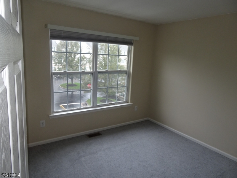 112 Limerick Lane, Unit 1 Phillipsburg, NJ 08865 - Photo 17 of 41 an empty room with a window