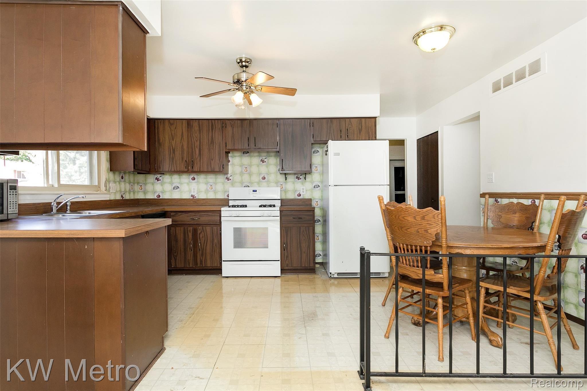 6476 Raintree Court Canton, MI 48187 - Photo 11 of 32 Raintree-11.jpg