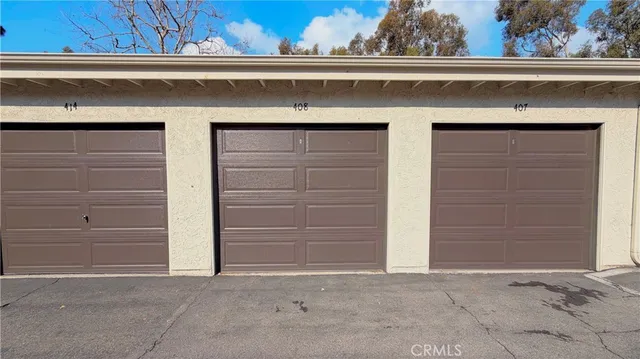 $2,400 | 20702 El Toro, Lake Forest, CA 92630