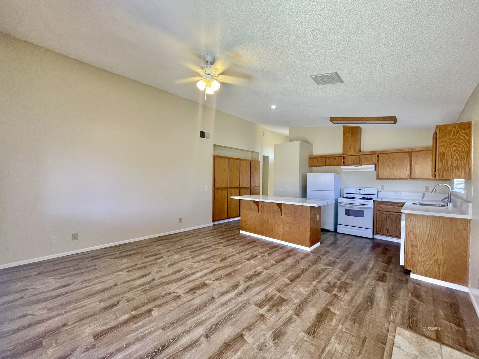 253 West Mariposa Avenue Ridgecrest, CA 93555 - Photo 12 of 36 Gallery Image 12