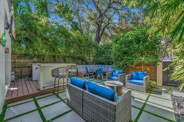 $2,600,000 | 7440 Southwest 56th Court, Miami, FL 33143