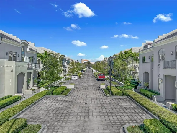 $2,600,000 | 7440 Southwest 56th Court, Miami, FL 33143
