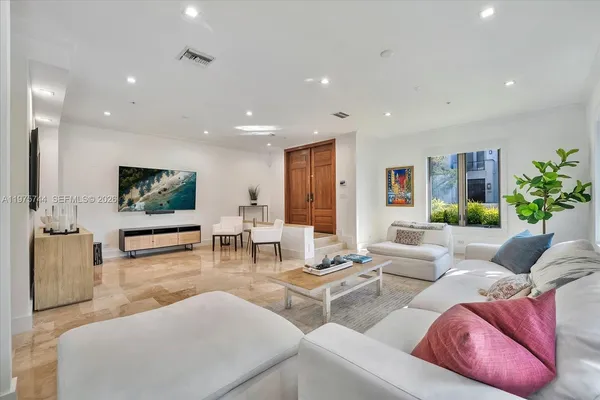 $2,600,000 | 7440 Southwest 56th Court, Miami, FL 33143