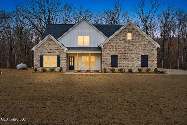 $565,900 | 2737 Highwoods Drive, Byhalia, MS 38611