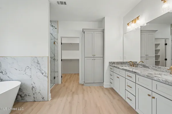 $565,900 | 2737 Highwoods Drive, Byhalia, MS 38611