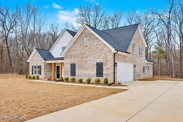 $565,900 | 2737 Highwoods Drive, Byhalia, MS 38611