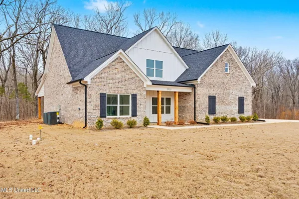 $565,900 | 2737 Highwoods Drive, Byhalia, MS 38611