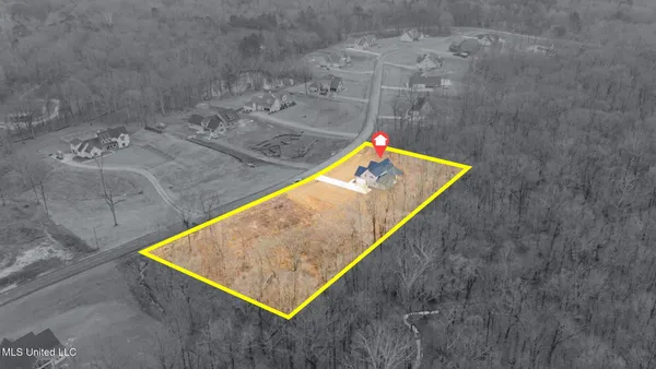 $565,900 | 2737 Highwoods Drive, Byhalia, MS 38611