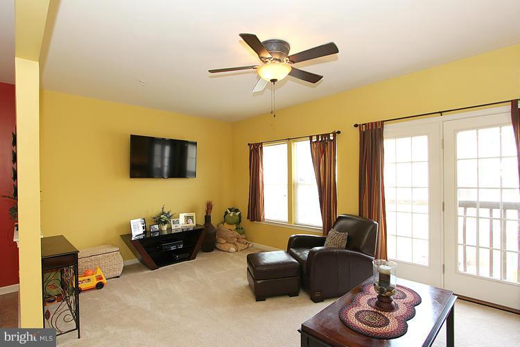 2040 Spring Run Circle Frederick, MD 21702 - Photo 13 of 30 Living Room