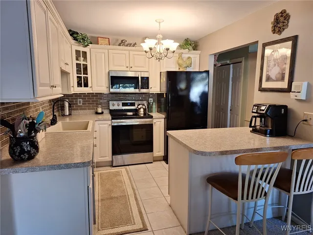 $249,000 | 4821 Cambridge Drive, Unit G, Lockport Town, NY 14094