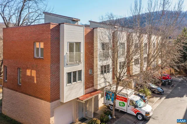 $329,900 | 1013 Linden Avenue, Unit H, Charlottesville, VA 22902