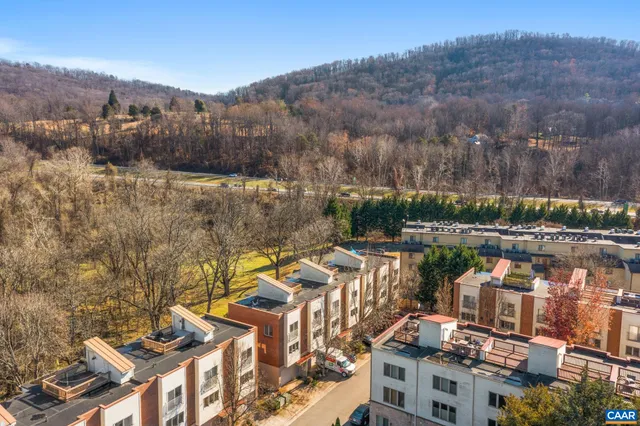 $329,900 | 1013 Linden Avenue, Unit H, Charlottesville, VA 22902