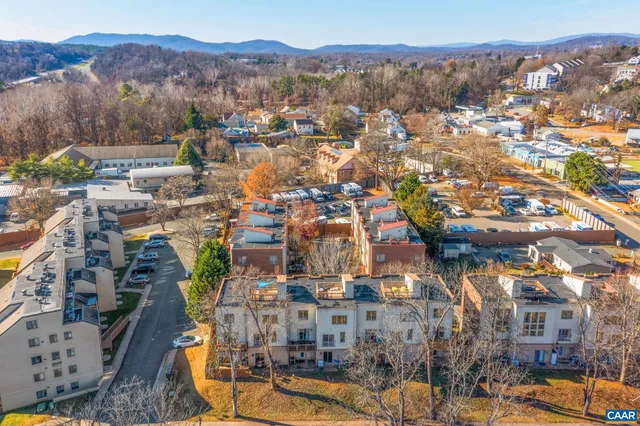 $329,900 | 1013 Linden Avenue, Unit H, Charlottesville, VA 22902