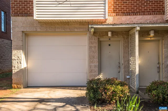 $329,900 | 1013 Linden Avenue, Unit H, Charlottesville, VA 22902
