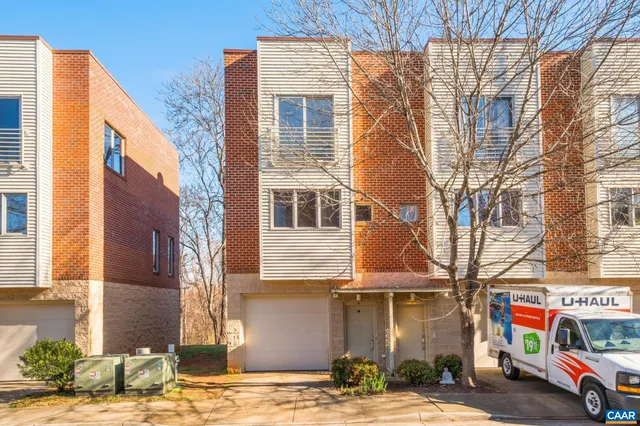 $329,900 | 1013 Linden Avenue, Unit H, Charlottesville, VA 22902