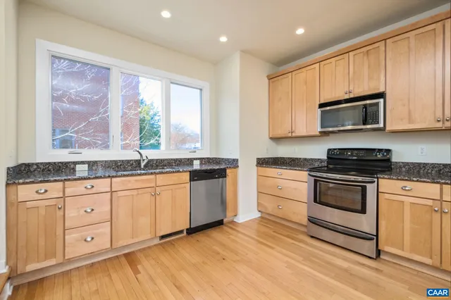 $329,900 | 1013 Linden Avenue, Unit H, Charlottesville, VA 22902