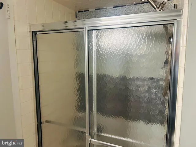 $1,900 | 60104-00 Delaire Landing Road, Unit 104, Philadelphia, PA 19114