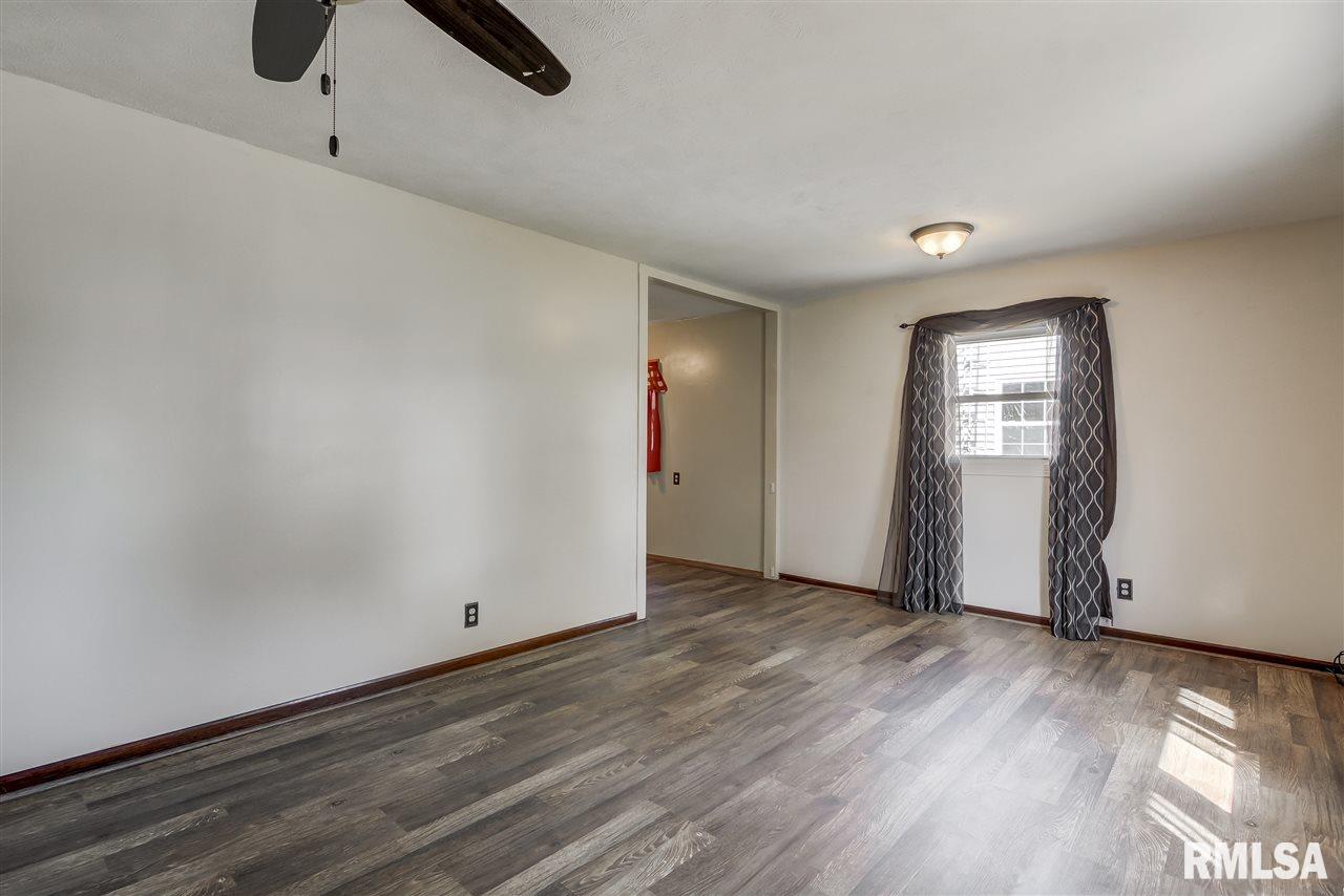 1637 North 21st Street Springfield, IL 62702 - Photo 3 of 17