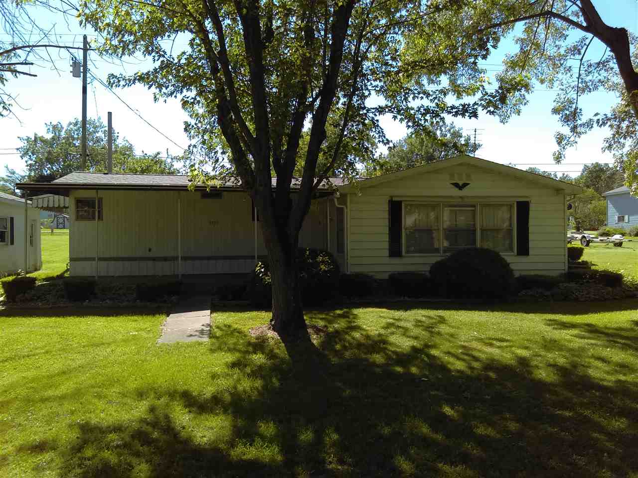 9903 Lincoln Road Syracuse, IN 46567 - Photo 4 of 9 Gallery Image 4