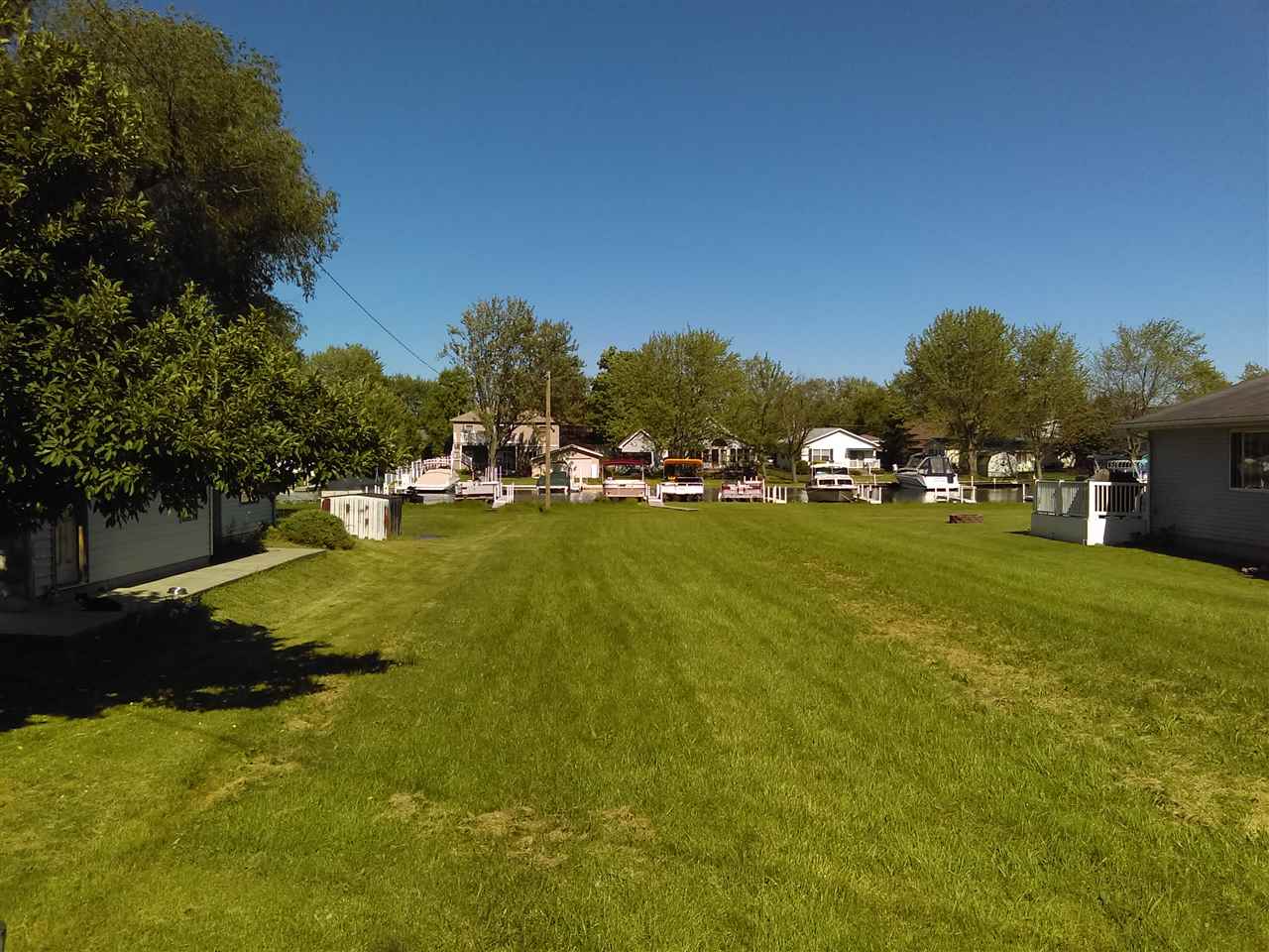 9903 Lincoln Road Syracuse, IN 46567 - Photo 8 of 9 Gallery Image 8