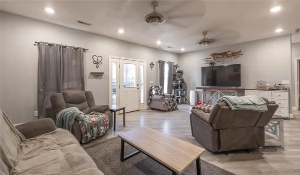 $825,000 | 1608 Highway 64, Tunas, MO 65764