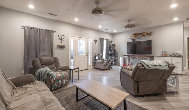 $825,000 | 1608 Highway 64, Tunas, MO 65764