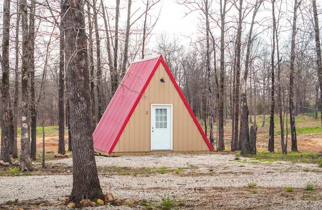 $825,000 | 1608 Highway 64, Tunas, MO 65764