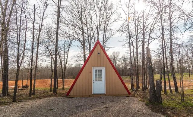 $825,000 | 1608 Highway 64, Tunas, MO 65764