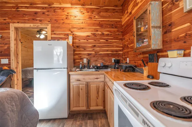 $825,000 | 1608 Highway 64, Tunas, MO 65764