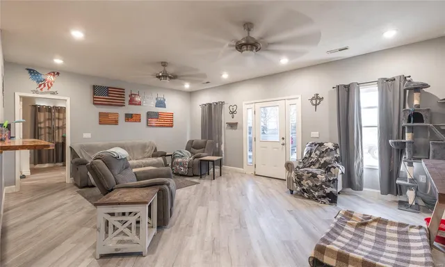 $825,000 | 1608 Highway 64, Tunas, MO 65764