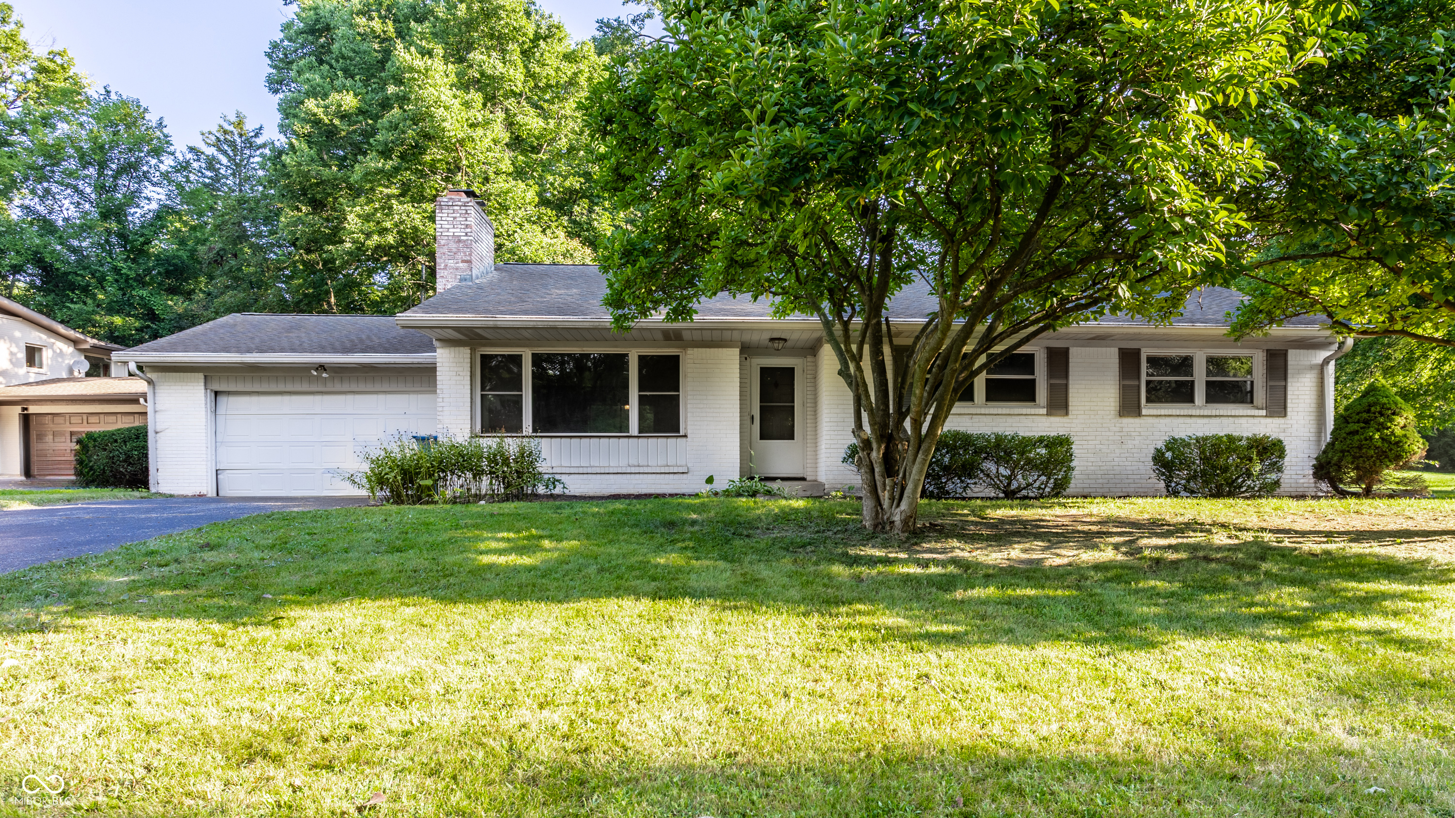 5014 Cavendish Road Indianapolis, IN 46220 - Photo 2 of 44