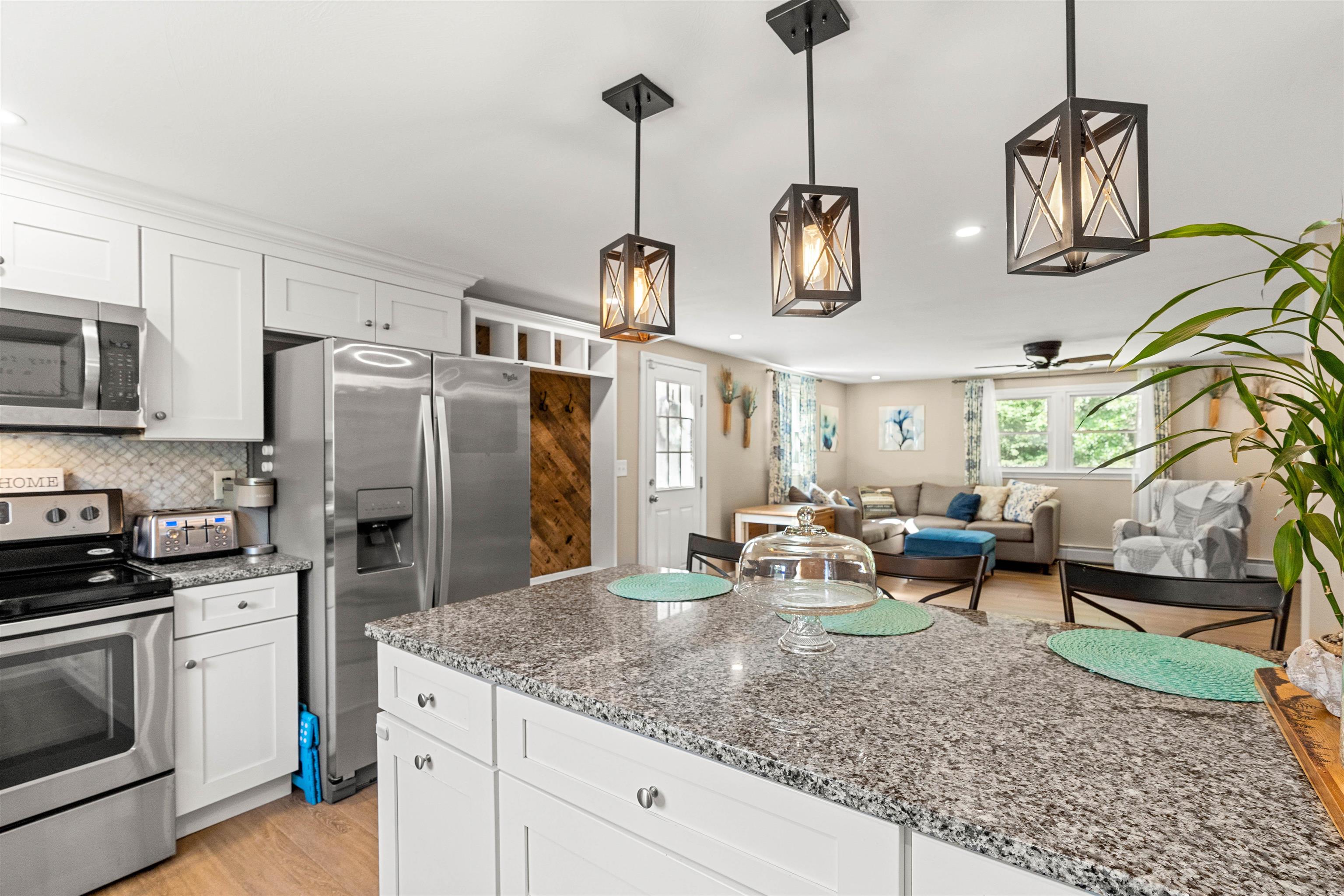 34 Tallant Road Pelham, NH 03076 - Photo 4 of 57