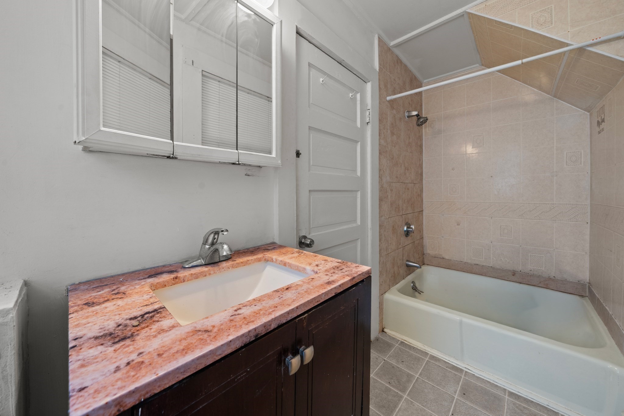 49 Saunders Road, Unit 1 Lynn, MA 01904 - Photo 6 of 28 Gallery Image 6