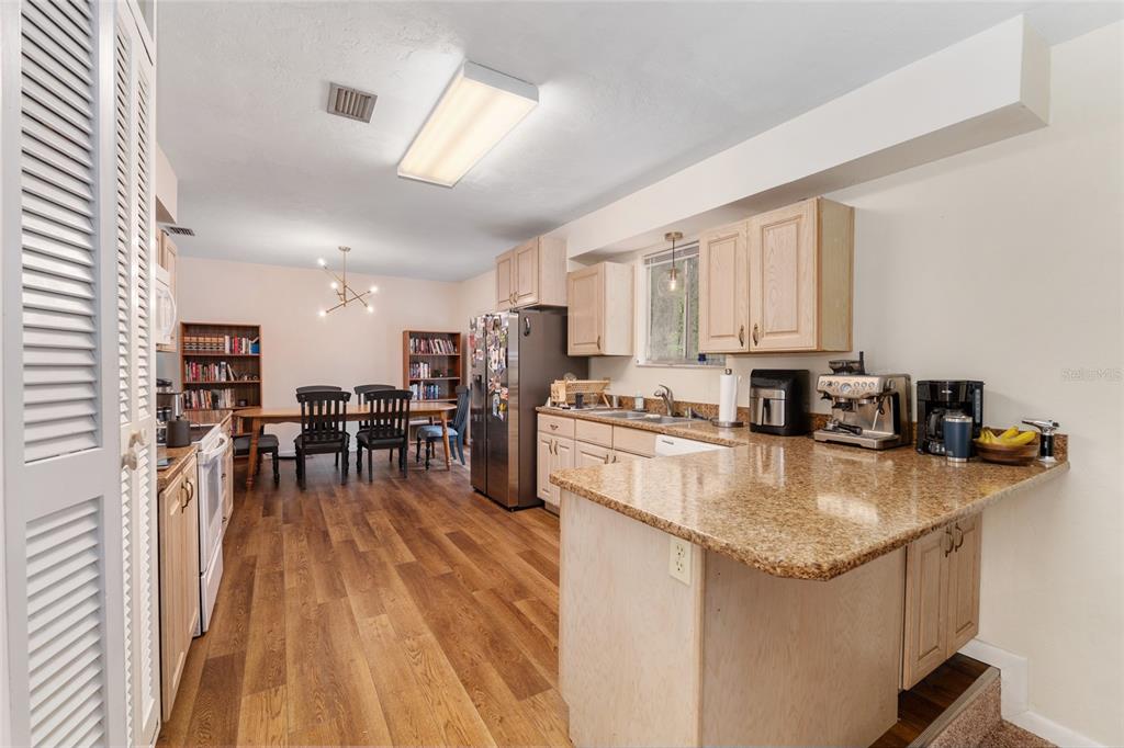 315 Northwest 28th Street Gainesville, FL 32607 - Photo 9 of 42