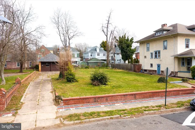 a view of a house with swimming pool