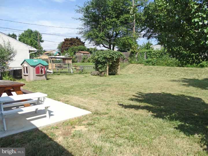 835 Trenton Road Fairless Hills, PA 19030 - Photo 12 of 15 Exterior
