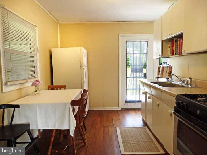 835 Trenton Road Fairless Hills, PA 19030 - Photo 8 of 15 Kitchen