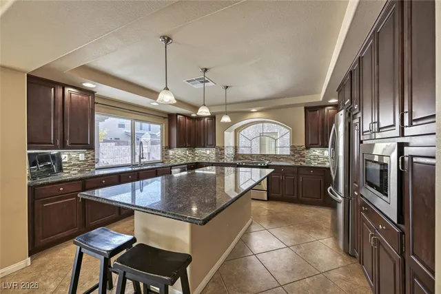 $3,250 | 6239 Mustang Spring Avenue, Las Vegas, NV 89139