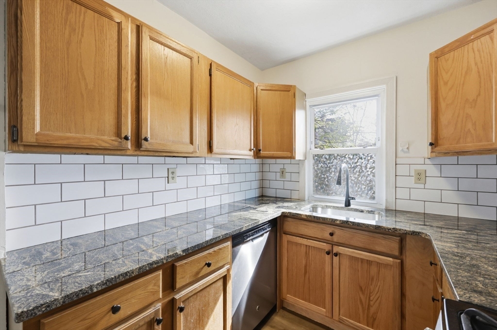 500 Newbury Street Springfield, MA 01104 - Photo 11 of 42