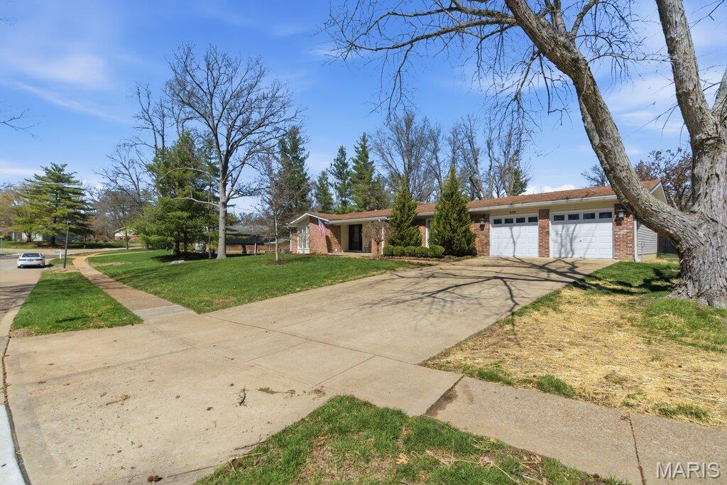 426 Brooktree Drive Ballwin, MO 63011 - Photo 4 of 59