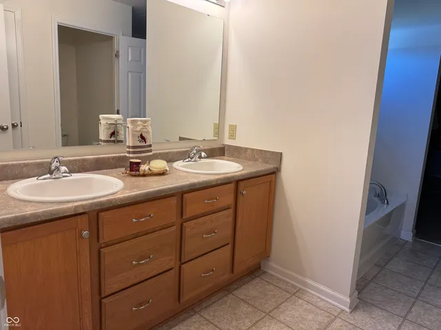 $309,500 | 2458 Bristol Drive, Franklin, IN 46131